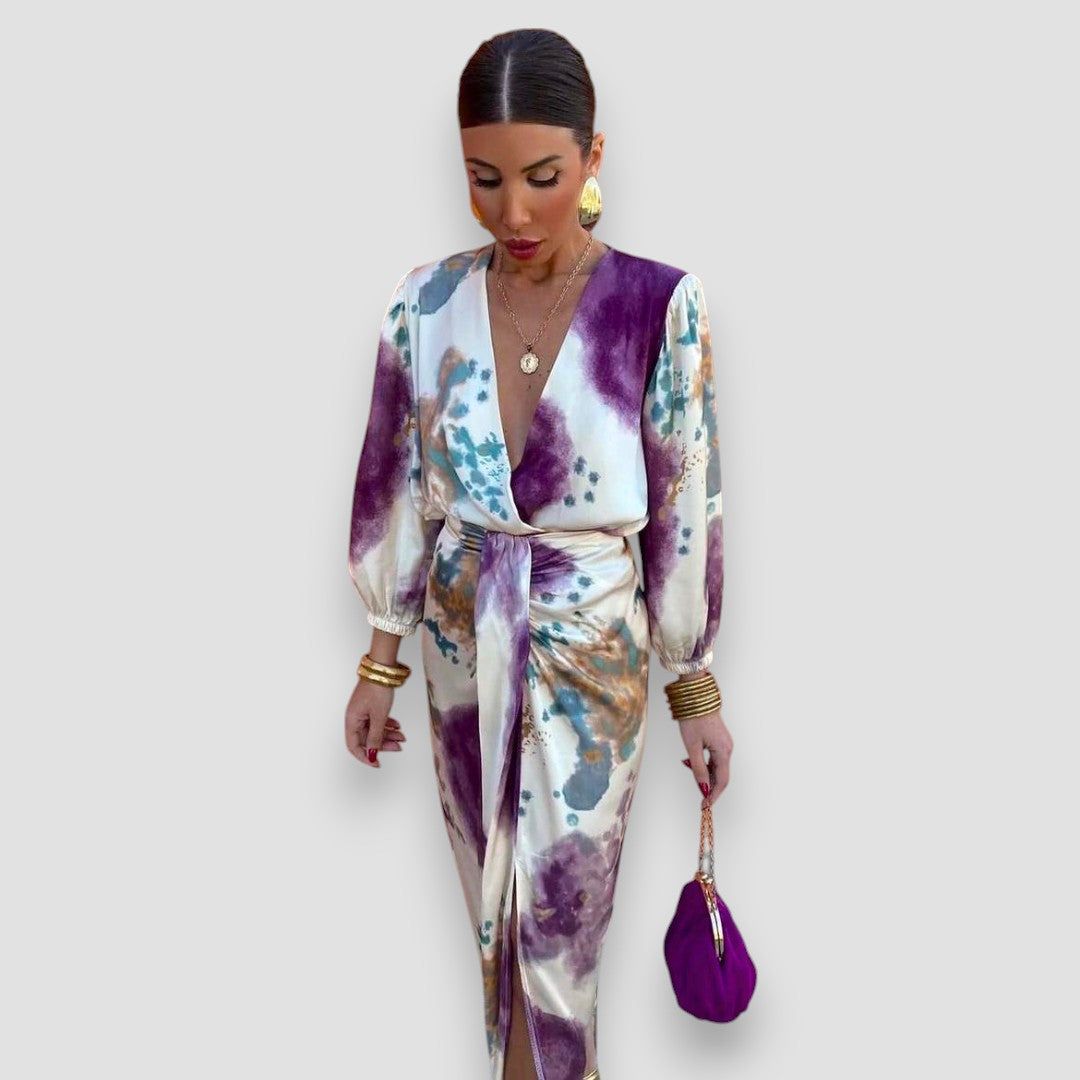 Callie | Elegantné fialové šaty s véčkovým výstrihom