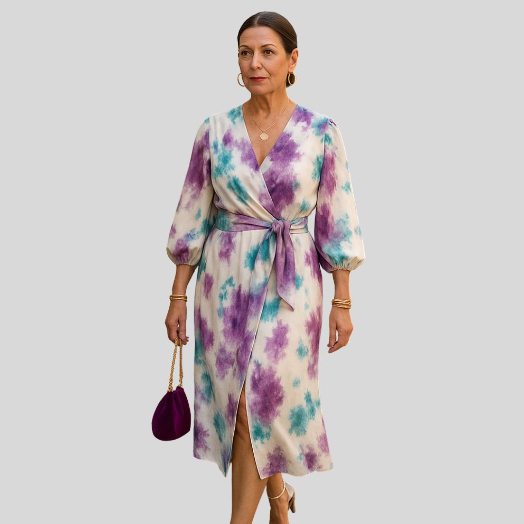 Callie | Elegantné fialové šaty s véčkovým výstrihom
